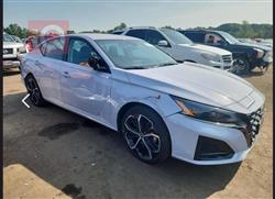 نيسان ألتيما